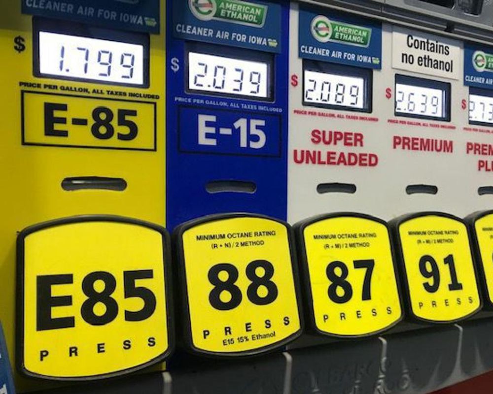 Gas and e85 pump with prices show
